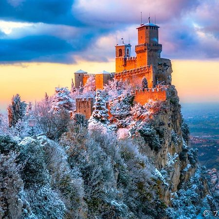 Hotel La Rocca سان مارينو المظهر الخارجي الصورة