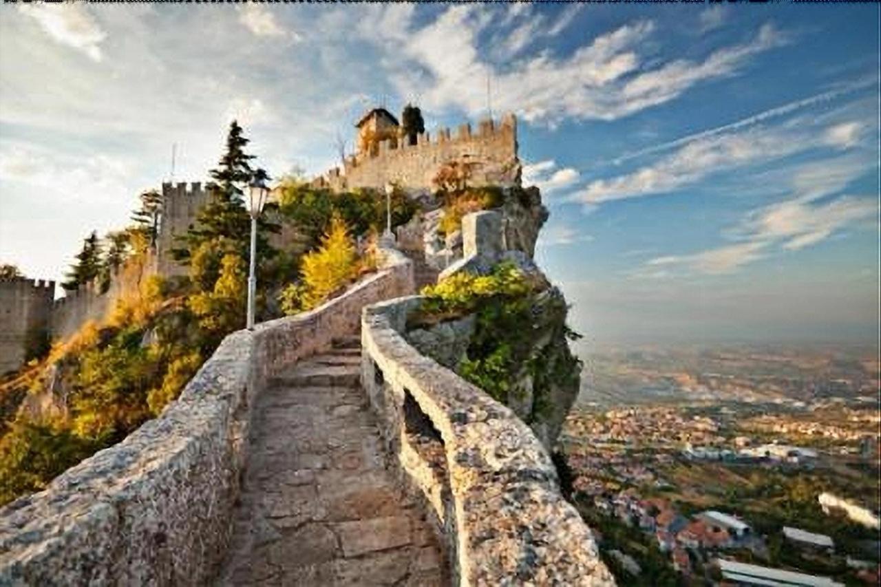 Hotel La Rocca سان مارينو المظهر الخارجي الصورة