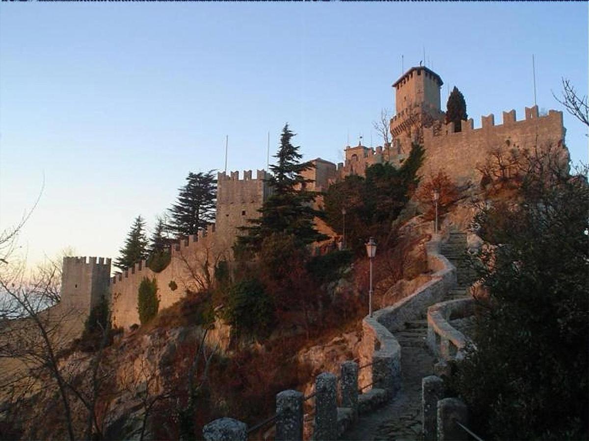 Hotel La Rocca سان مارينو المظهر الخارجي الصورة