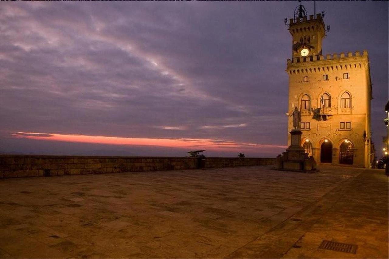Hotel La Rocca سان مارينو المظهر الخارجي الصورة